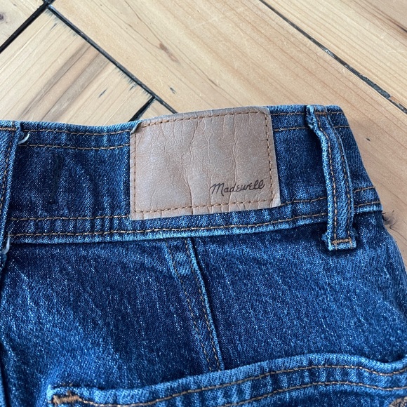 Madewell the perfect vintage straight jean size 26 . Color blue. - Picture 4 of 10